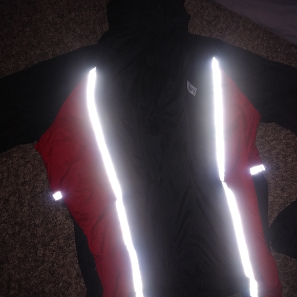 Windbreaker - Picture 3 of 5
